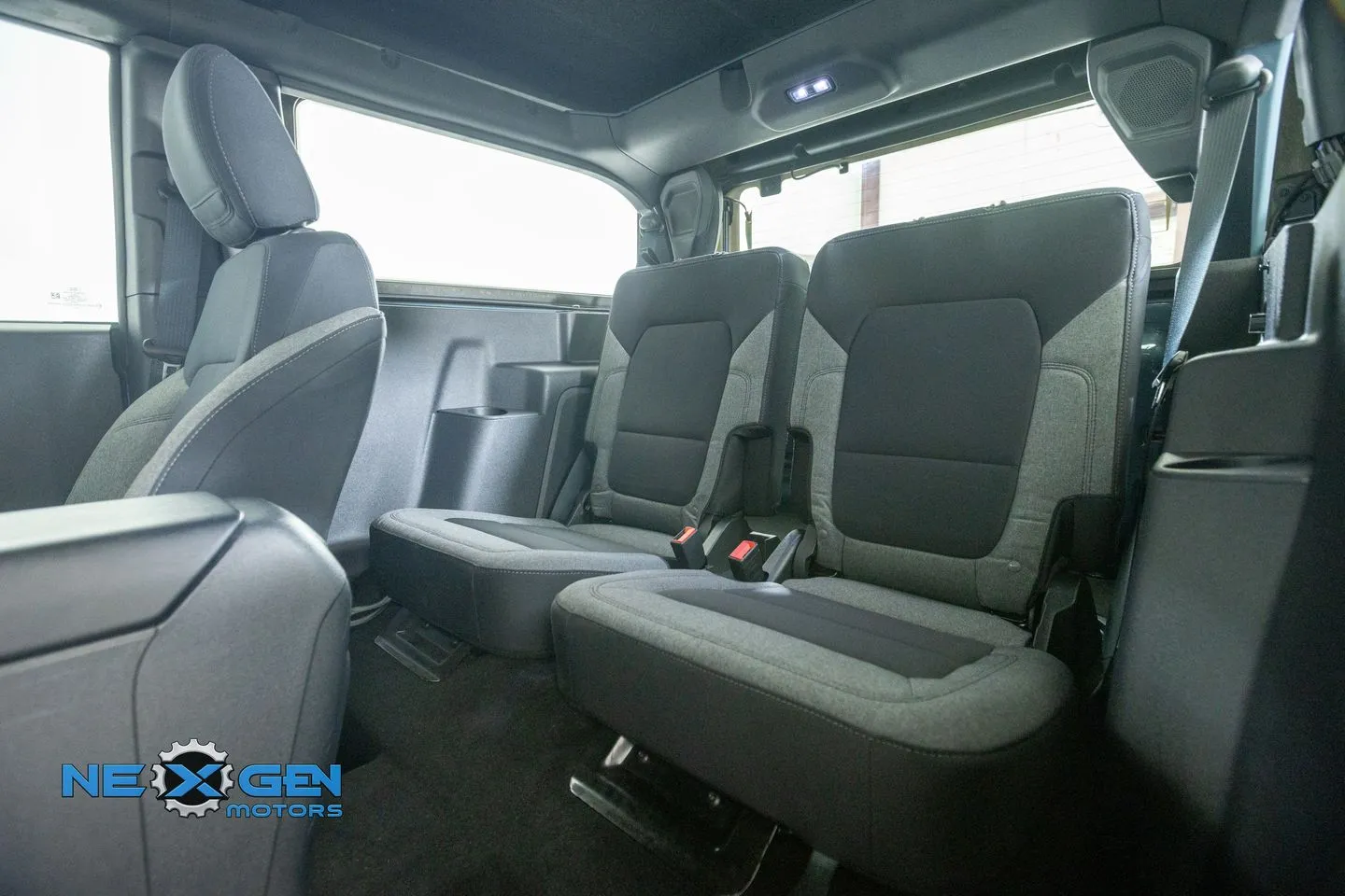 Ford Bronco photo 33