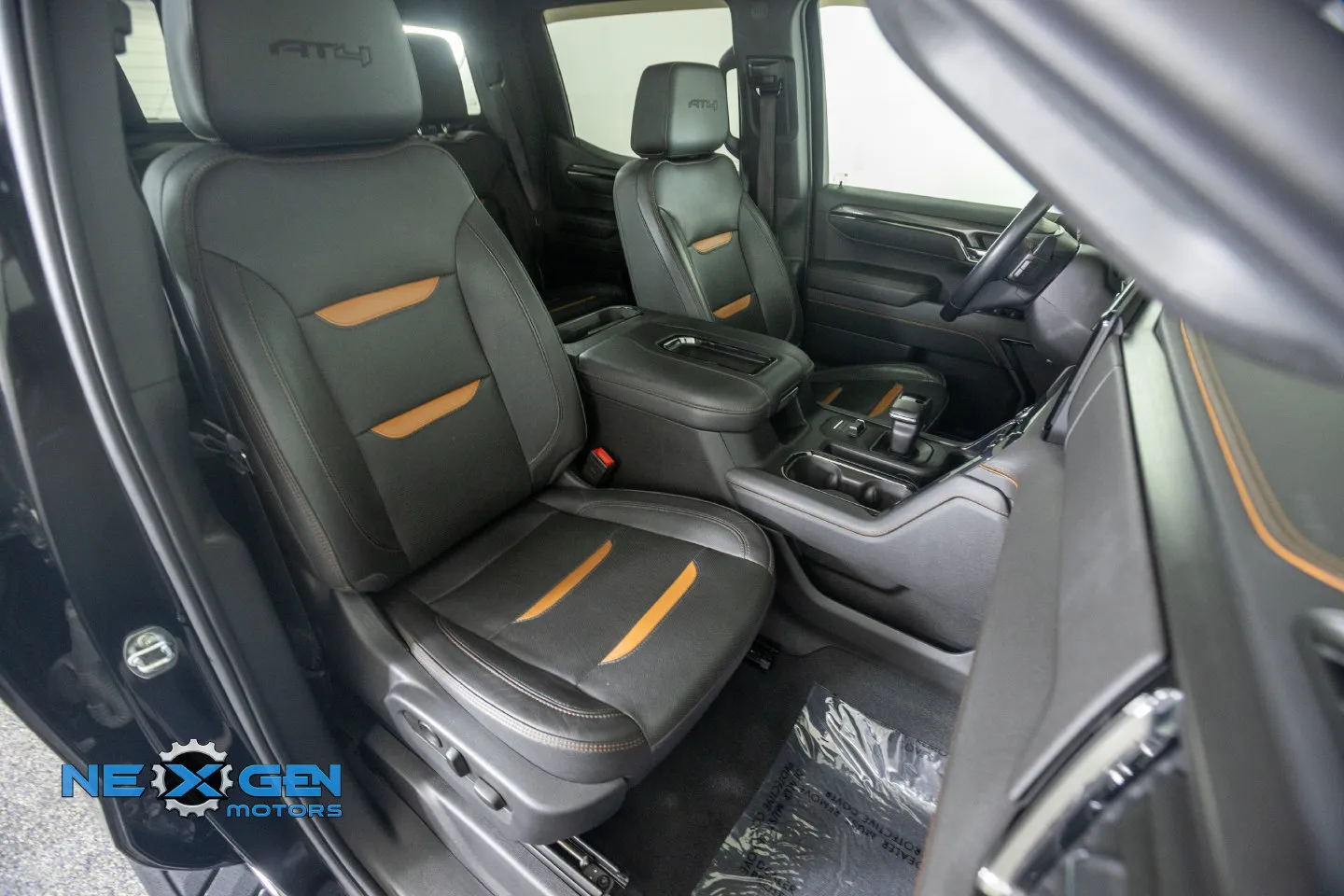 GMC Sierra photo 10