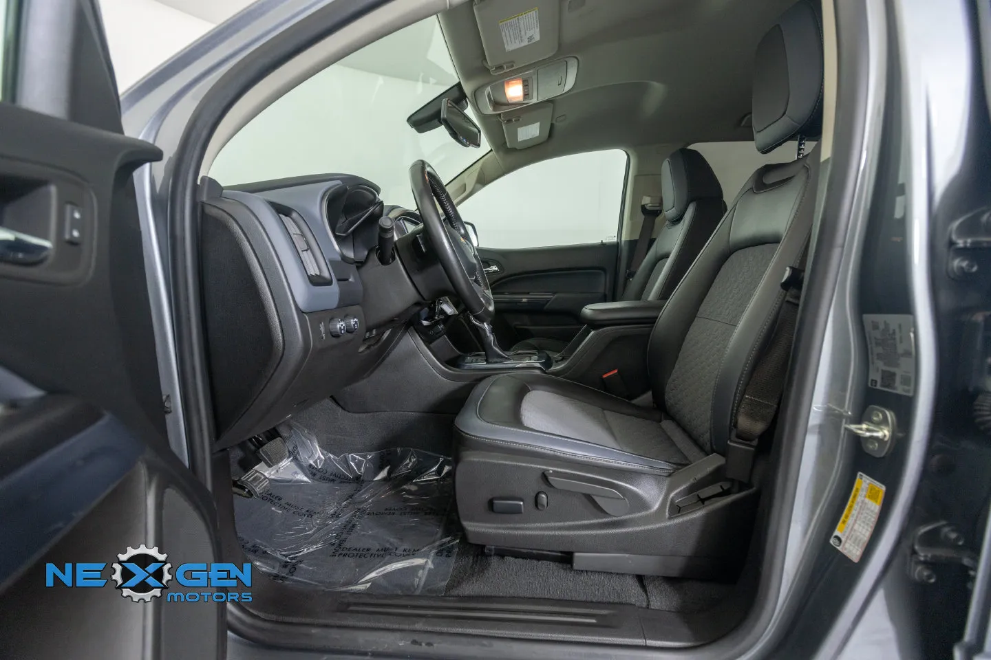 Chevrolet Colorado photo 14