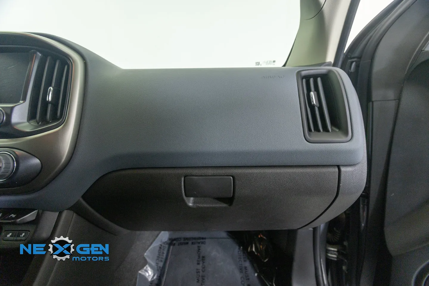 Chevrolet Colorado photo 9