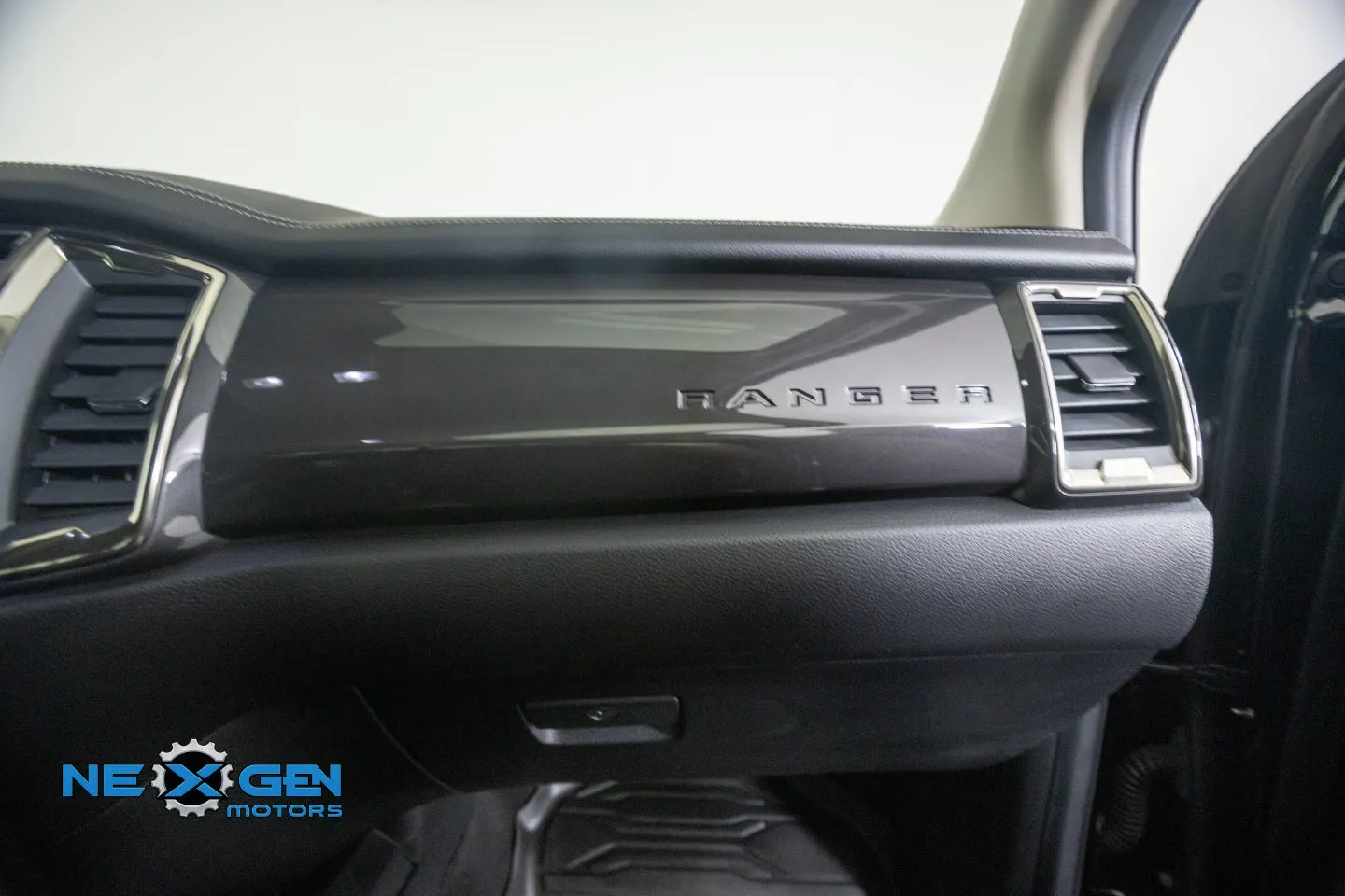 Ford Ranger photo 9