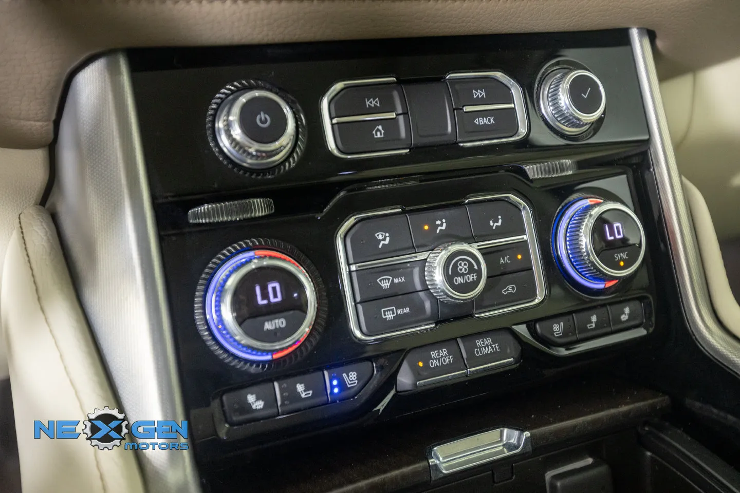 GMC Yukon XL photo 24