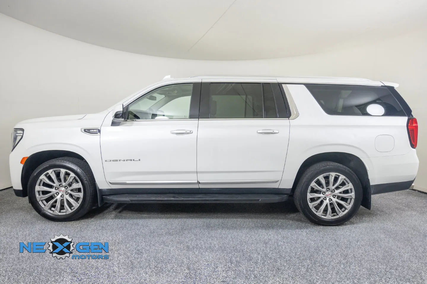 GMC Yukon XL photo 27