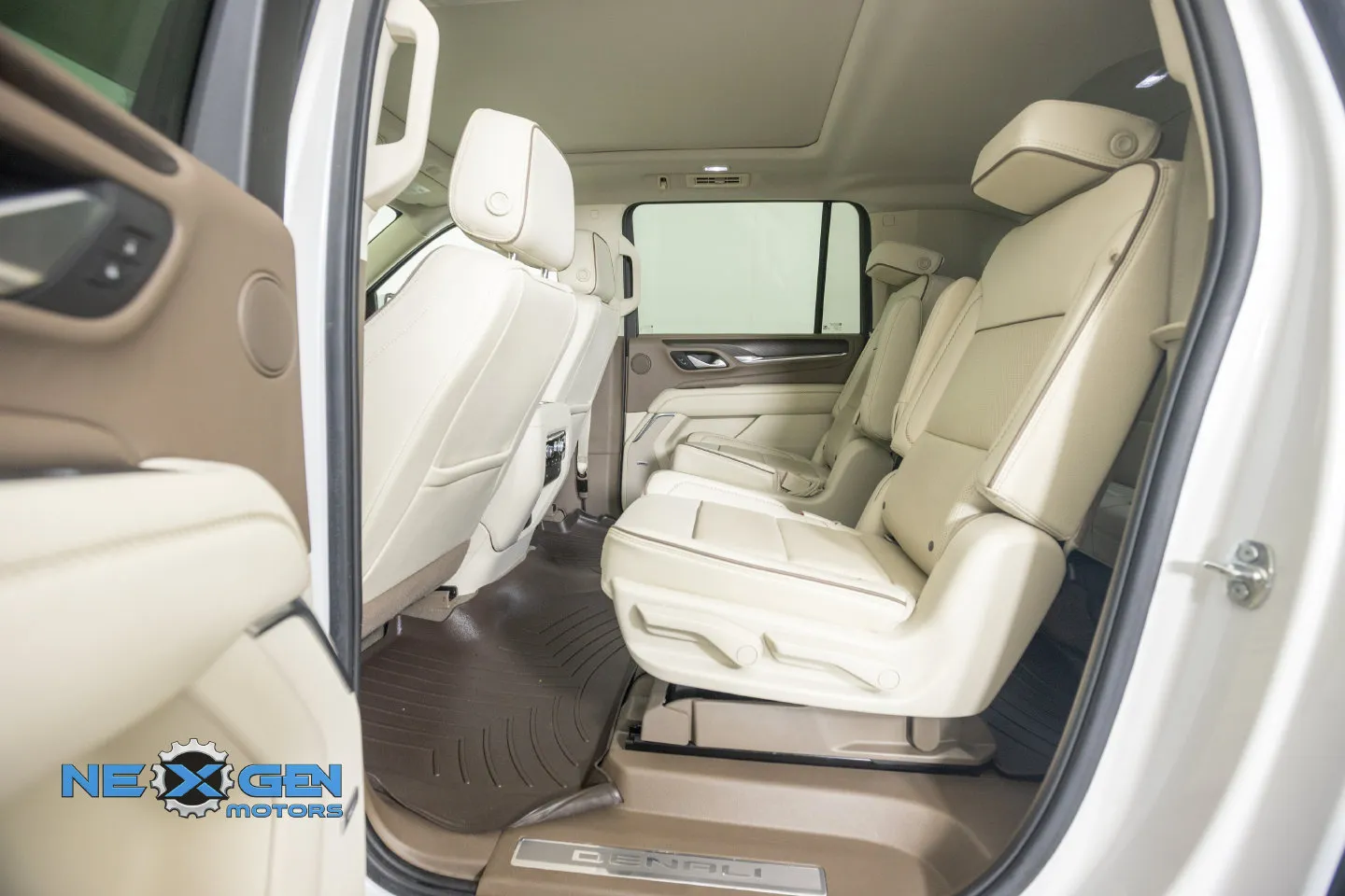 GMC Yukon XL photo 31