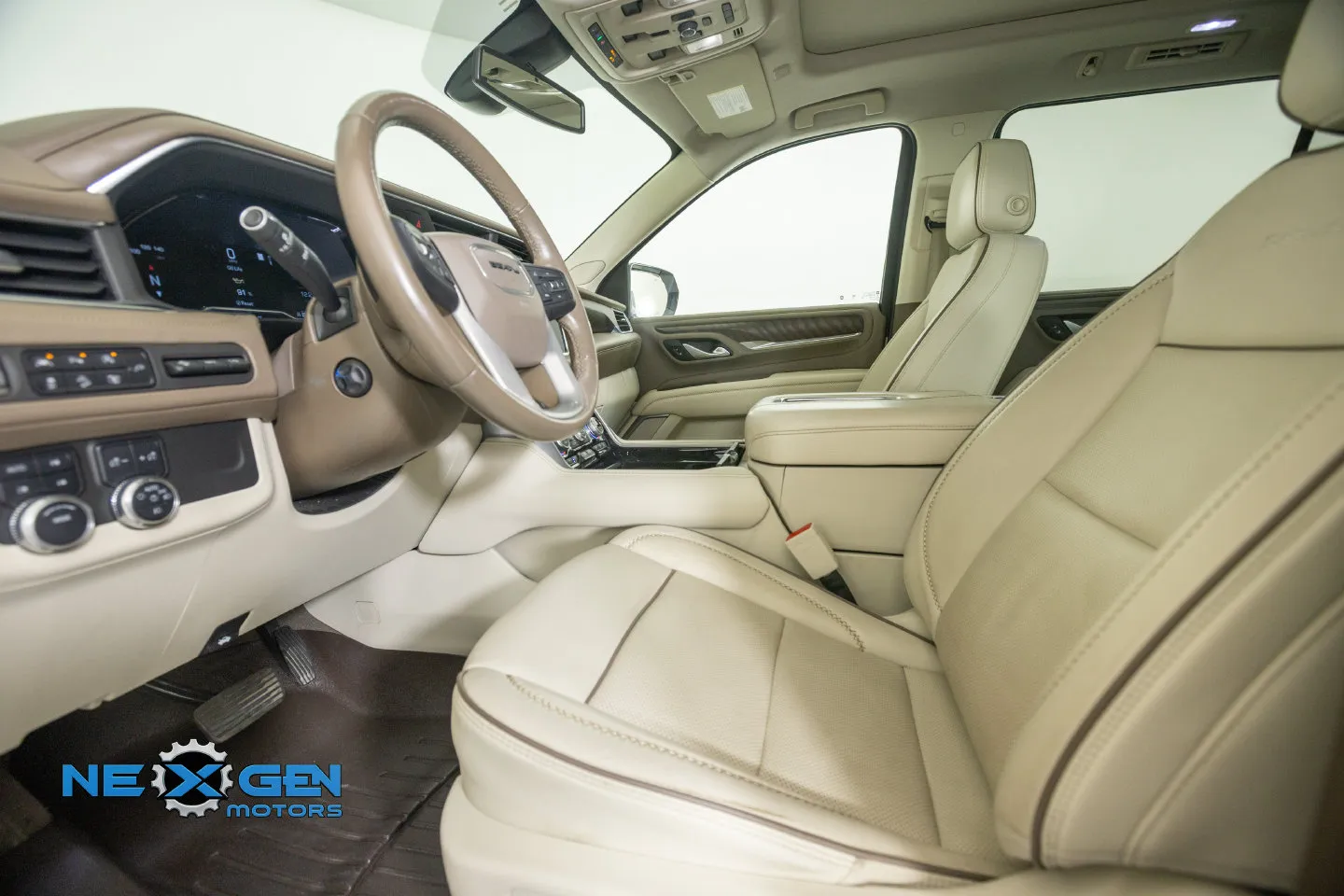 GMC Yukon XL photo 13