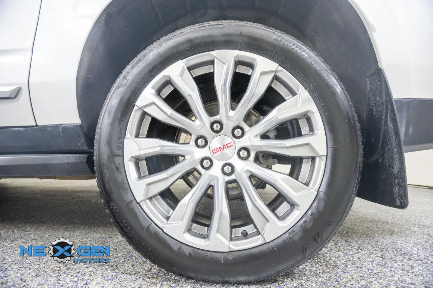 GMC Yukon XL photo 47