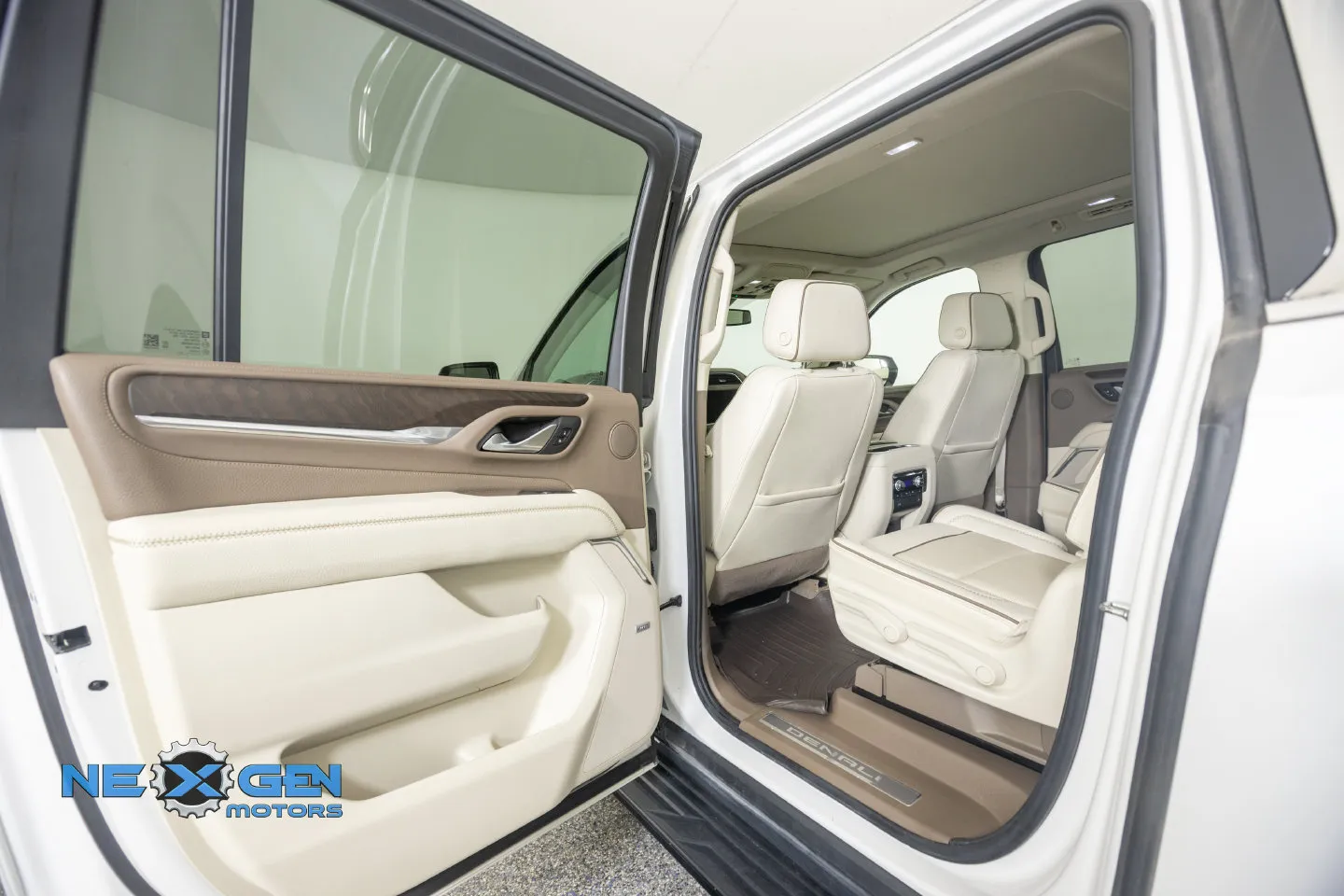 GMC Yukon XL photo 29