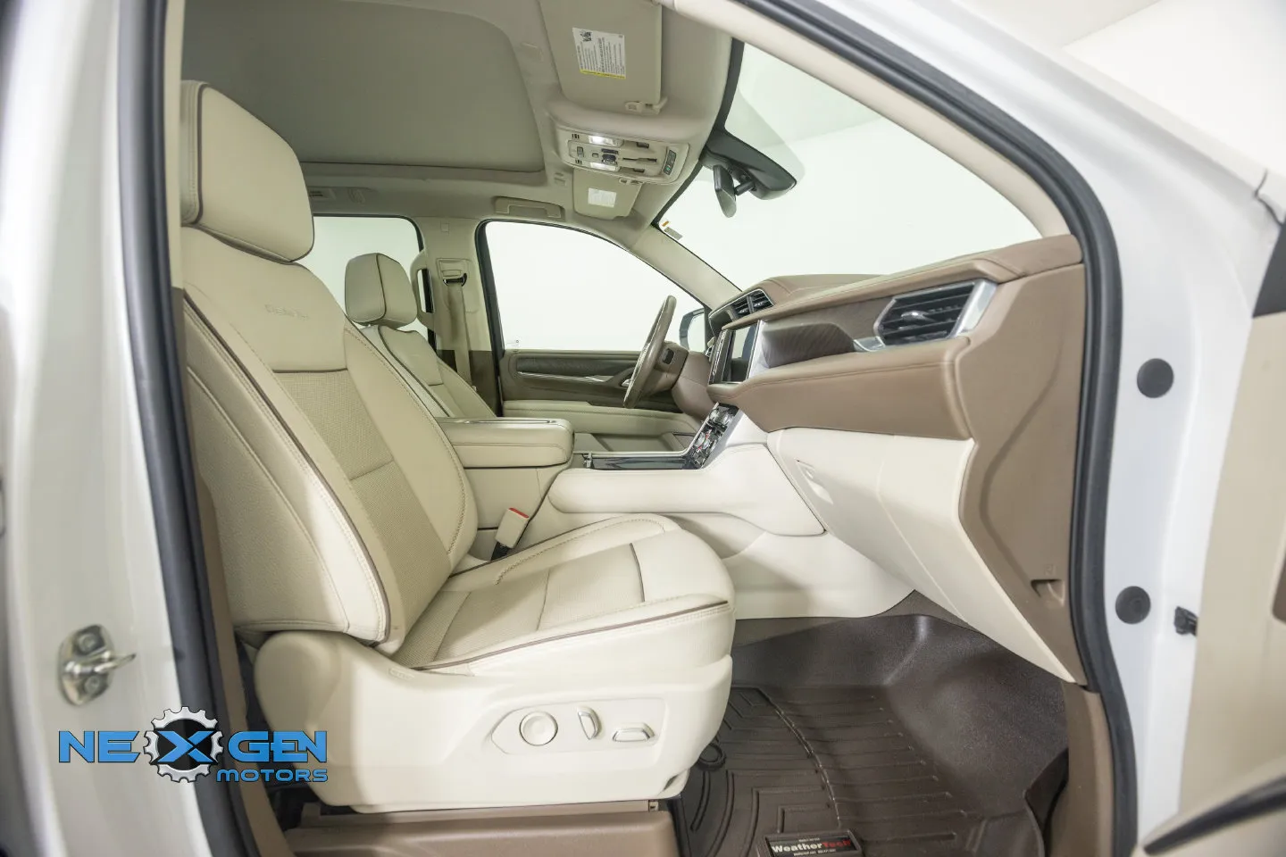 GMC Yukon XL photo 8