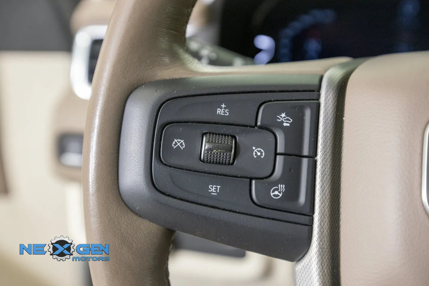 GMC Yukon XL photo 17