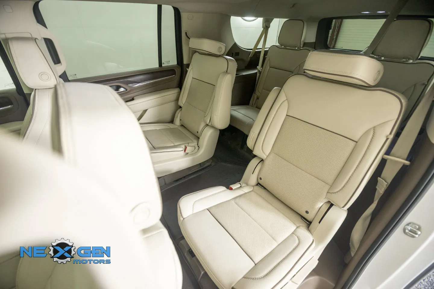 GMC Yukon XL photo 35