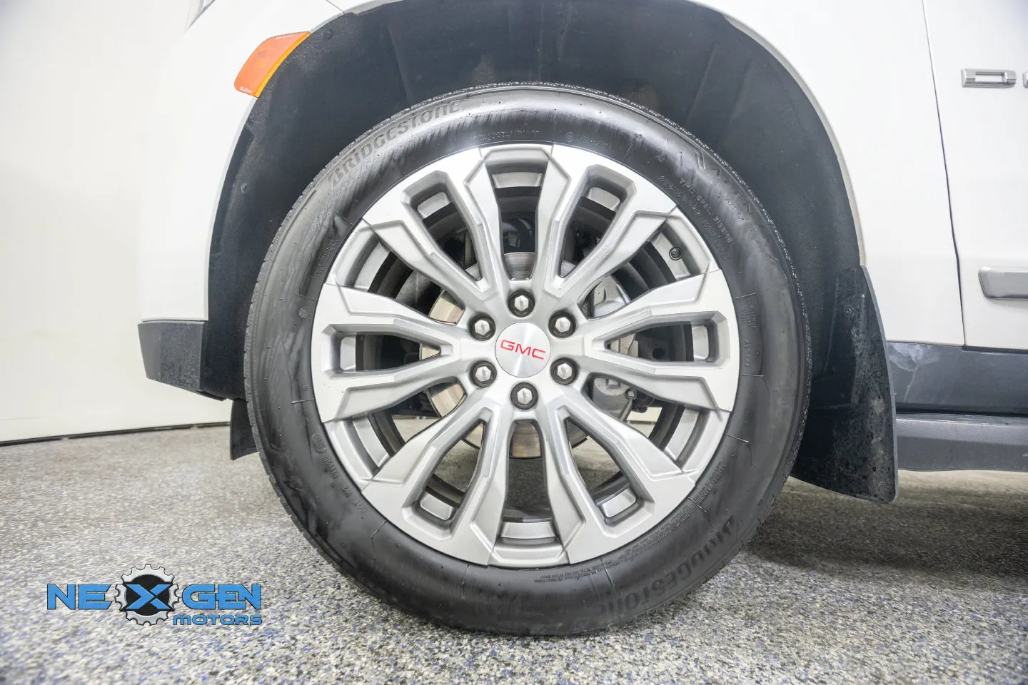 GMC Yukon XL photo 48