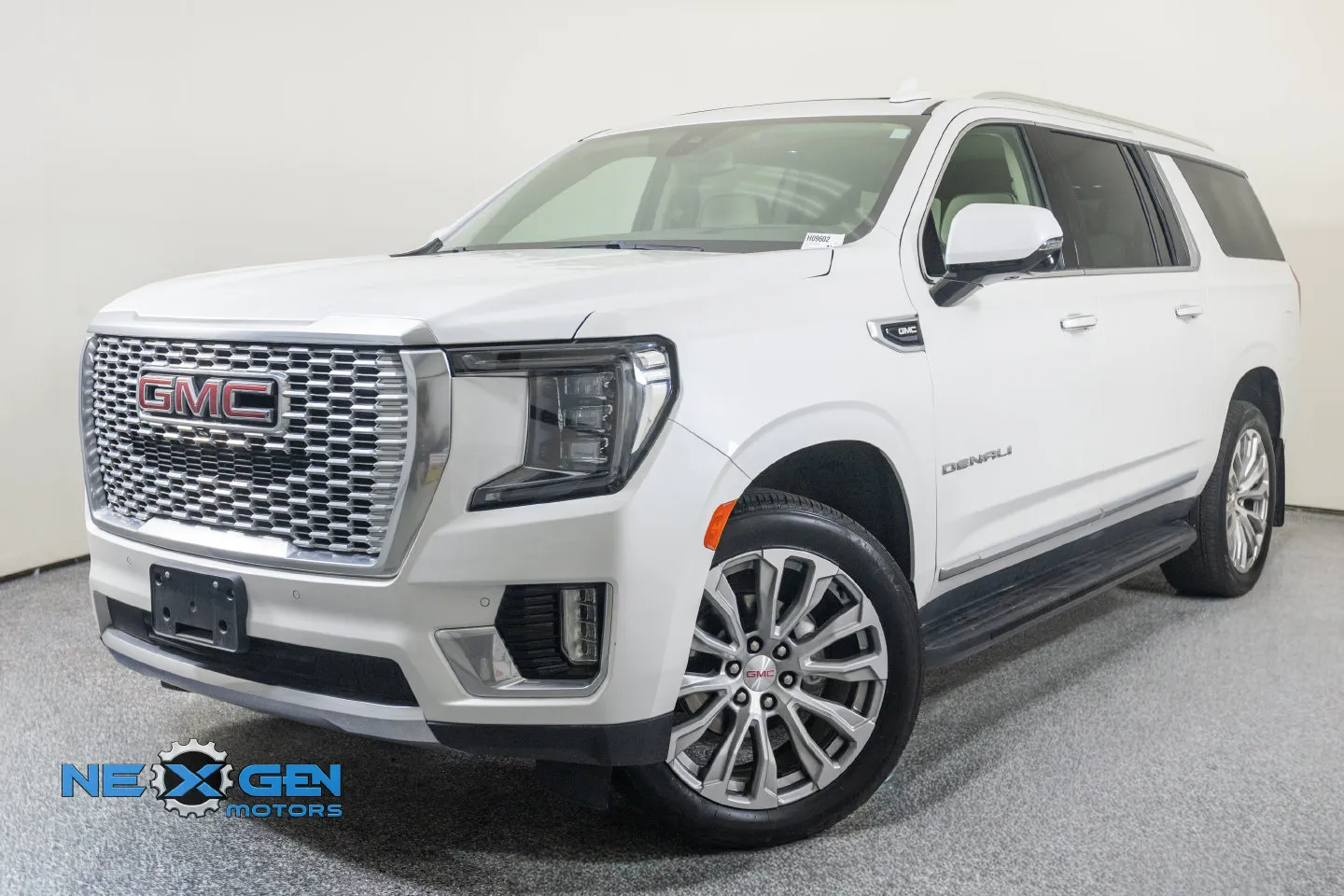 GMC Yukon XL photo 11