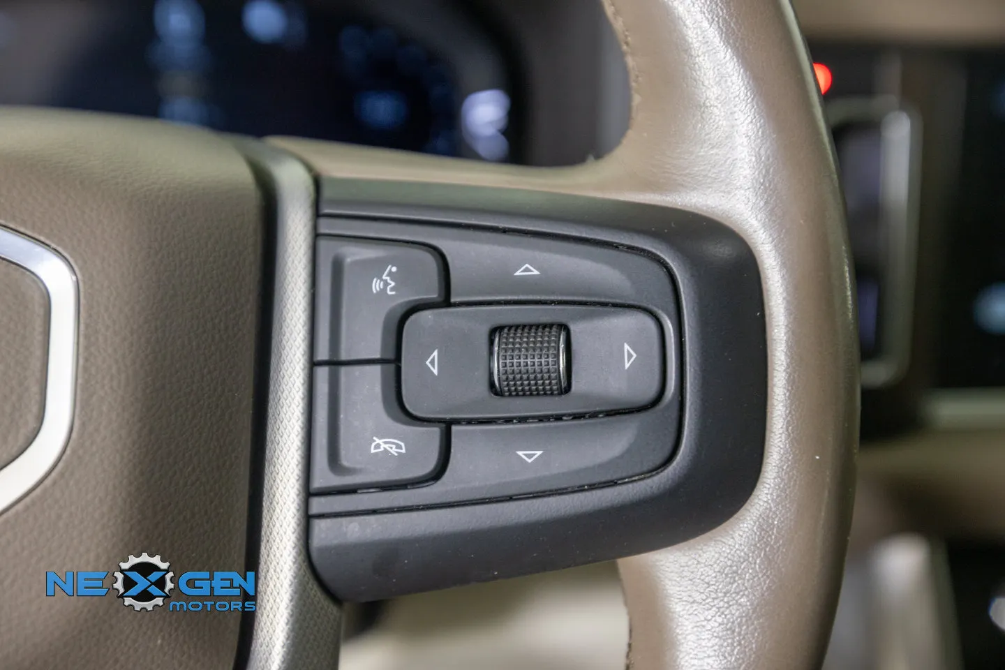 GMC Yukon XL photo 18