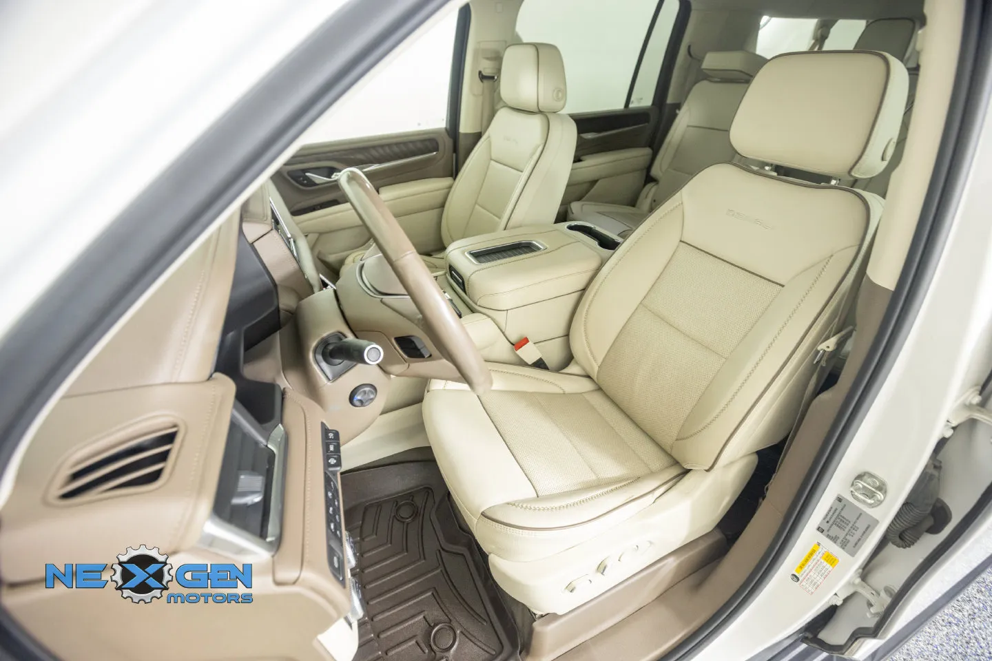 GMC Yukon XL photo 26