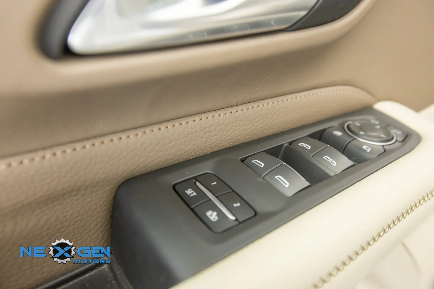 GMC Yukon XL photo 15