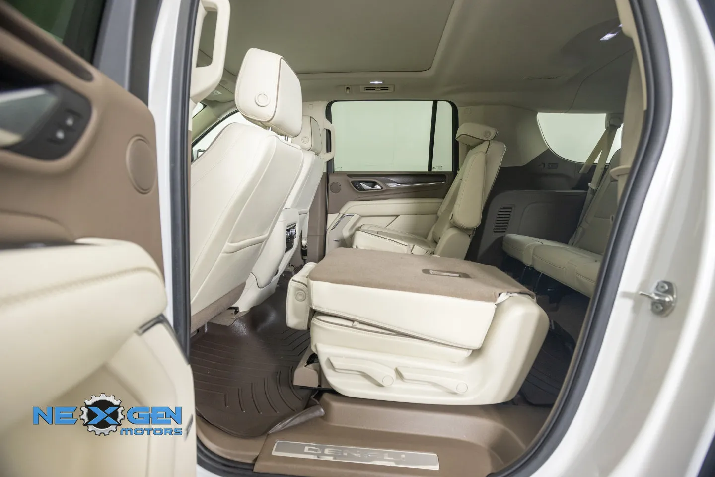 GMC Yukon XL photo 32