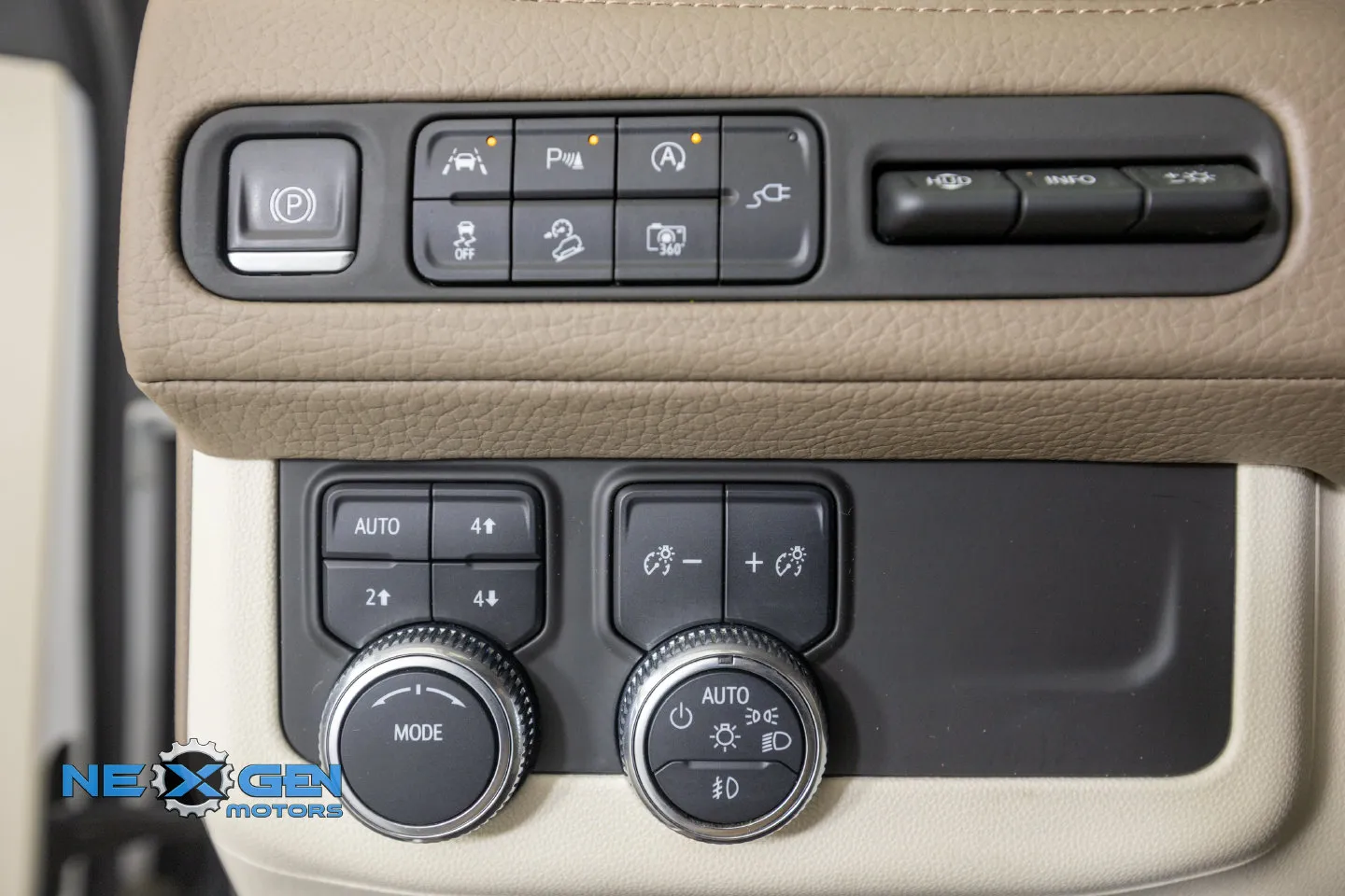 GMC Yukon XL photo 16