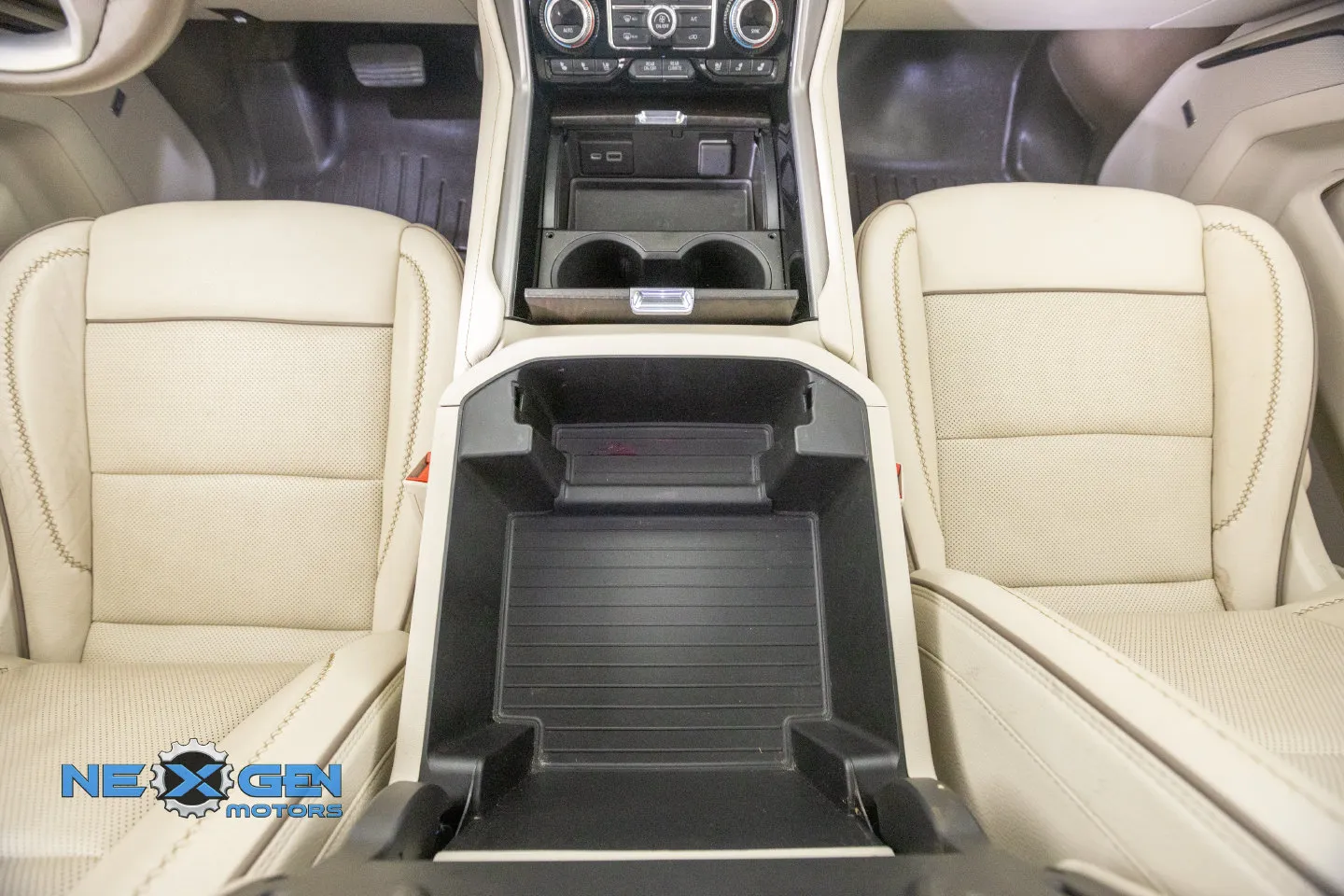 GMC Yukon XL photo 5