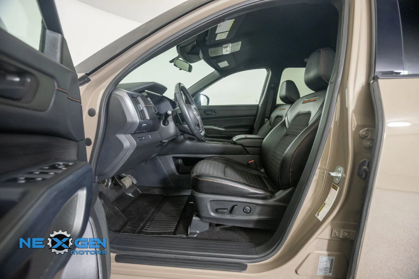 Nissan Pathfinder photo 14