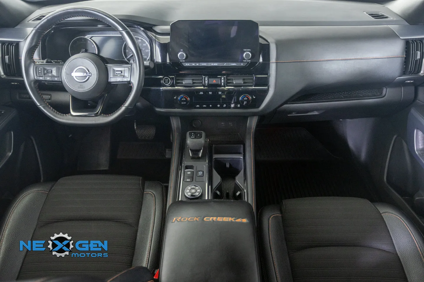 Nissan Pathfinder photo 4