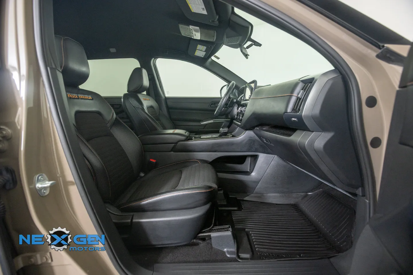 Nissan Pathfinder photo 8