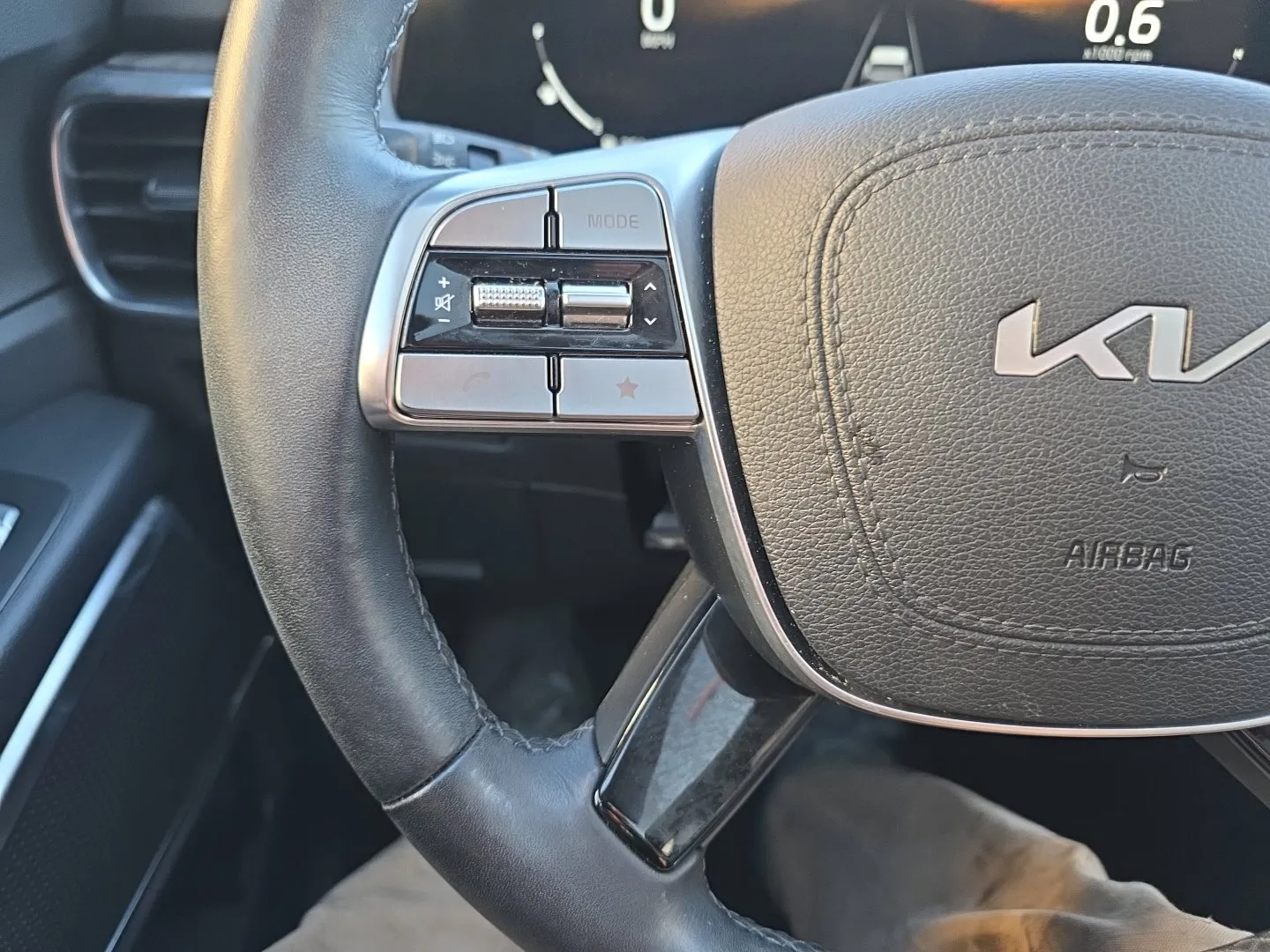 Kia Telluride photo 11