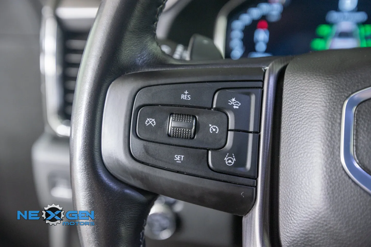 GMC Sierra photo 16
