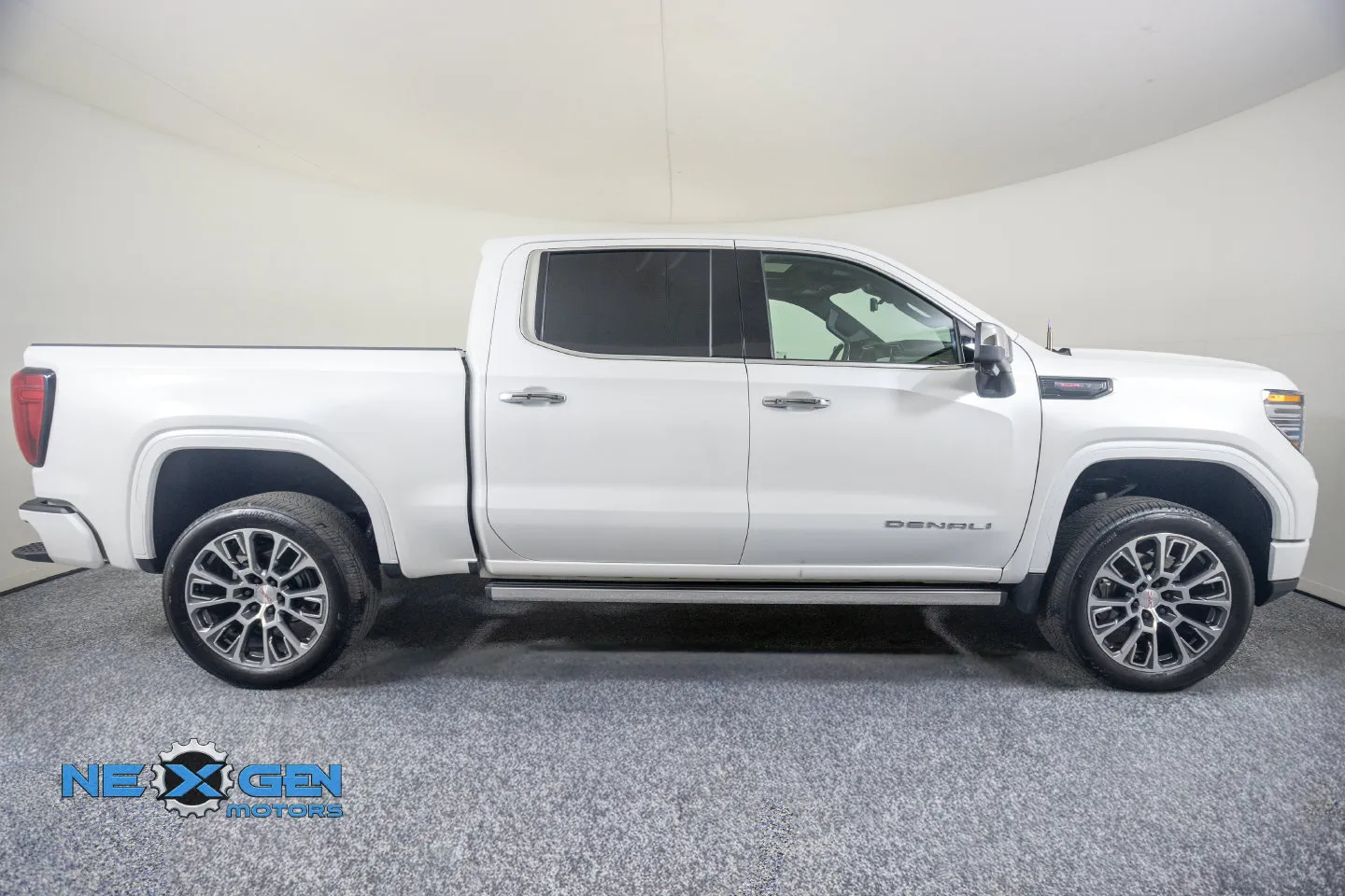 GMC Sierra photo 37