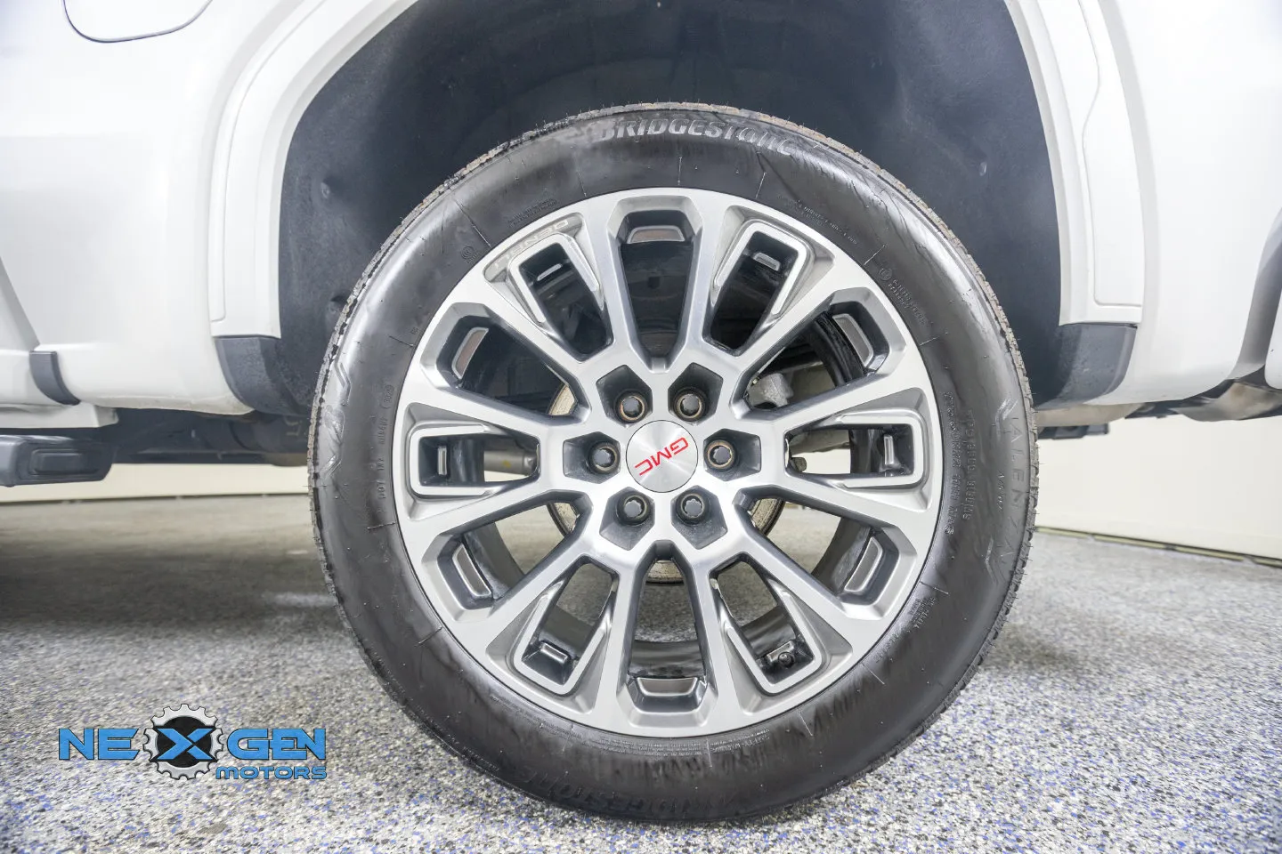 GMC Sierra photo 46