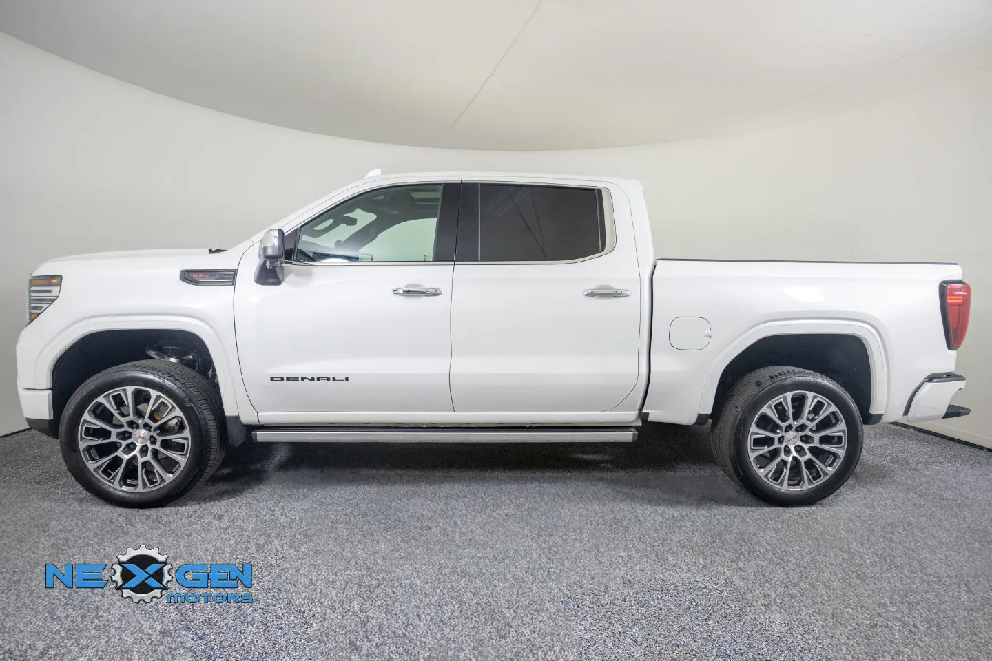 GMC Sierra photo 25