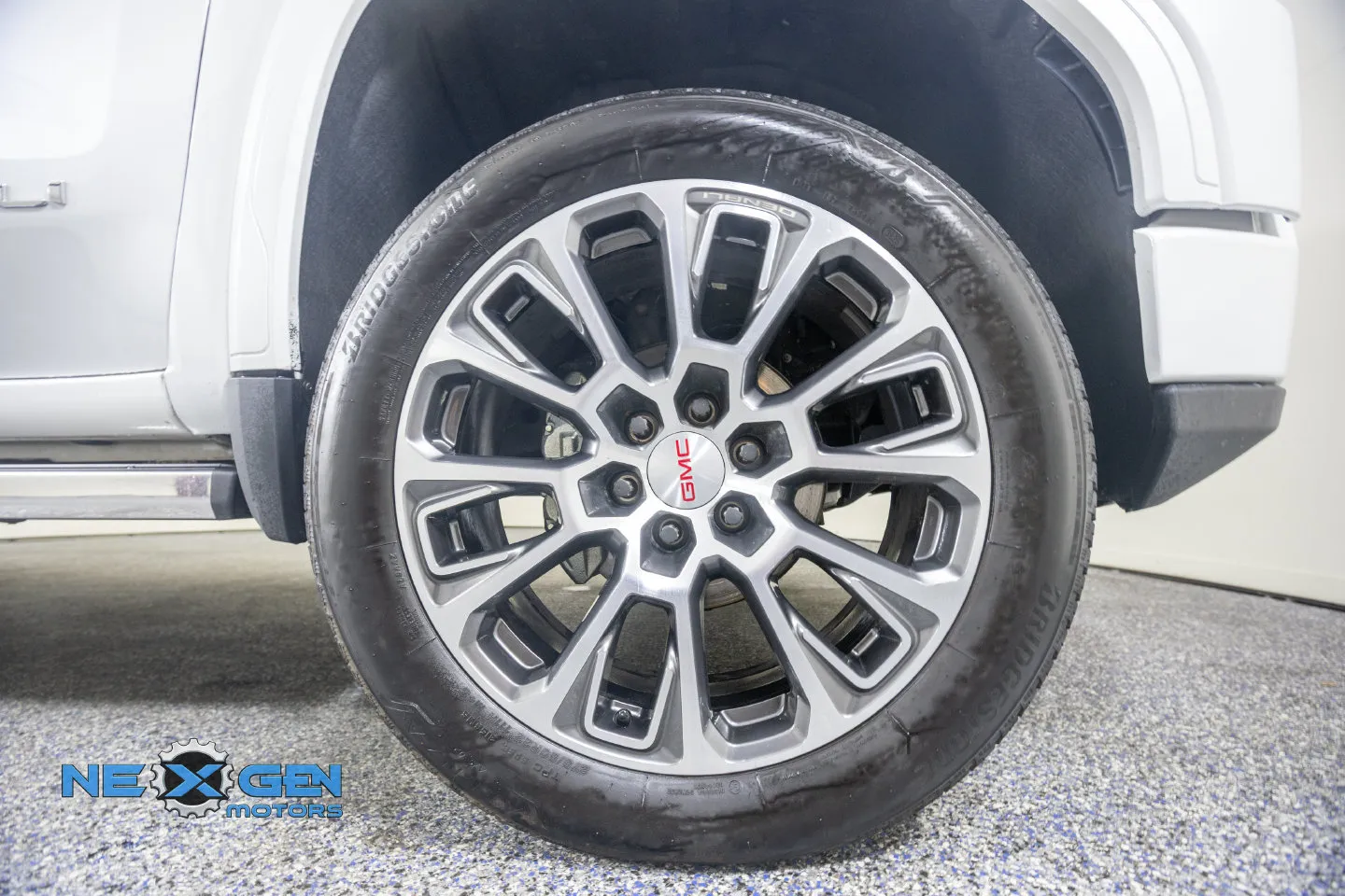 GMC Sierra photo 44
