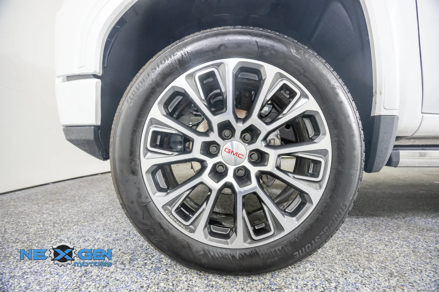 GMC Sierra photo 47