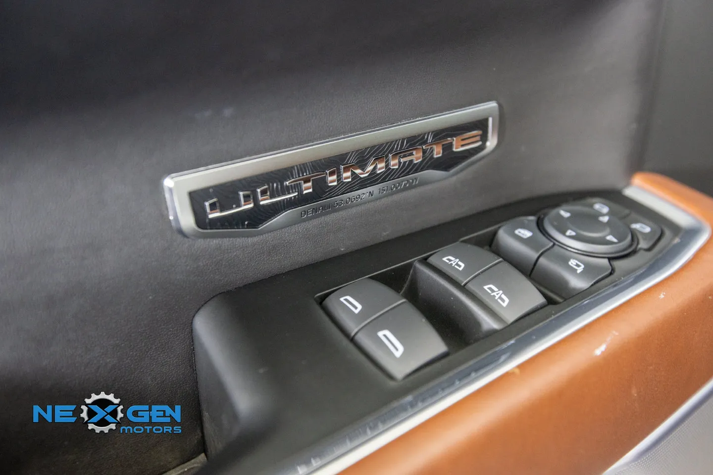 GMC Sierra photo 14