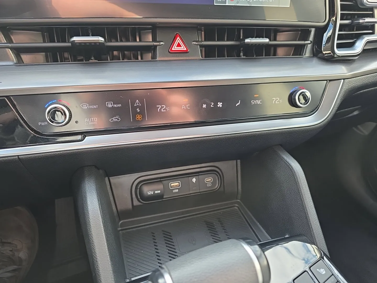 2024 Kia Sportage EX - Photo 13