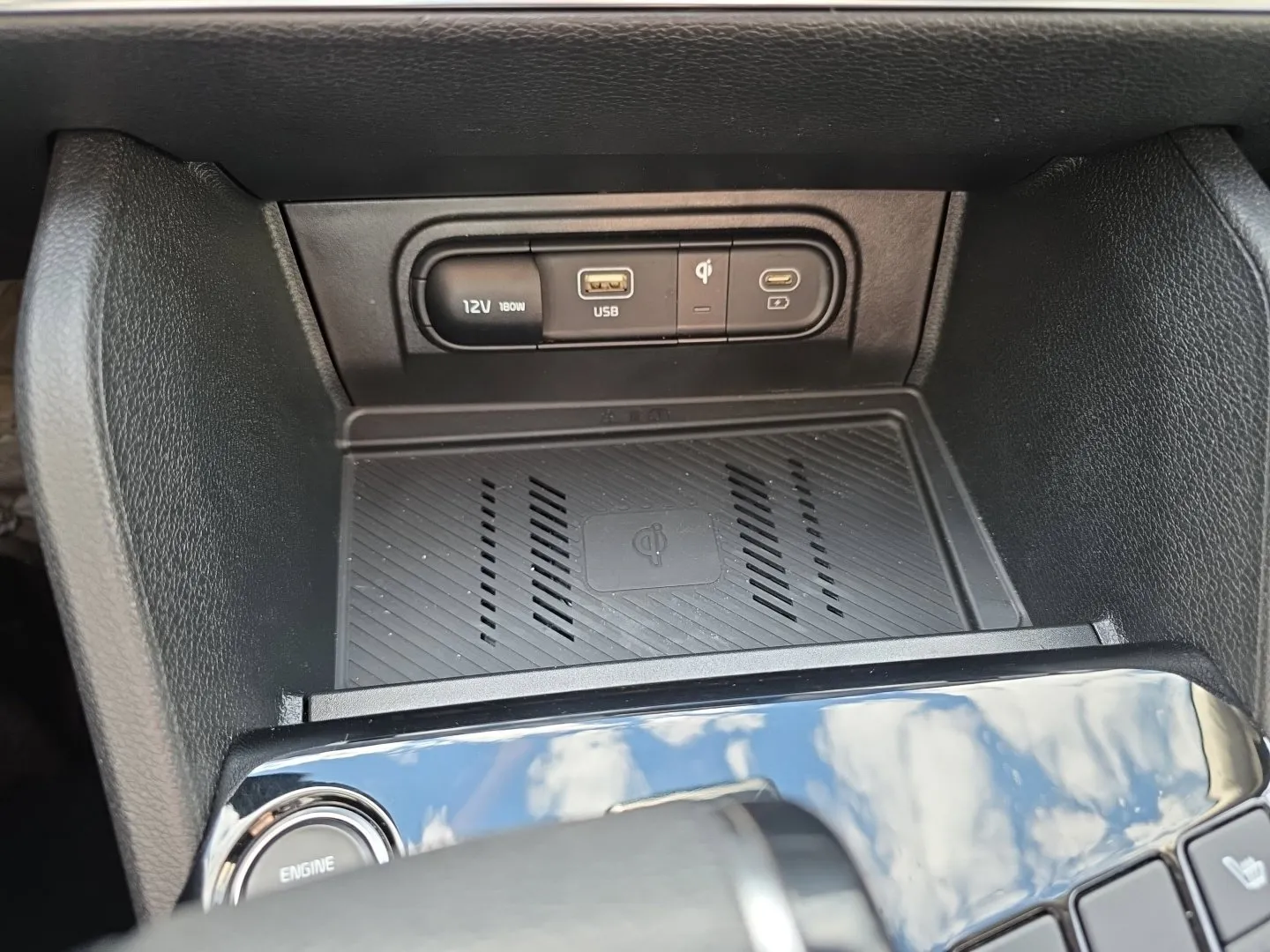2024 Kia Sportage EX - Photo 15
