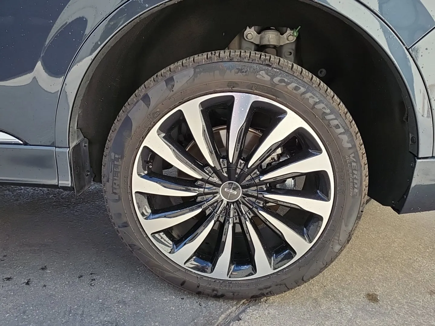 Lincoln Aviator photo 27