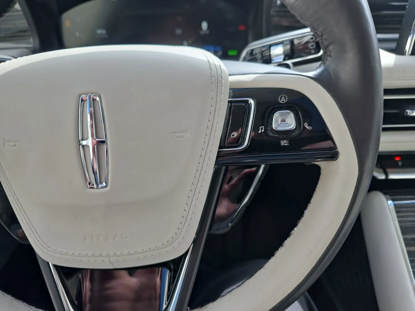 Lincoln Aviator photo 11