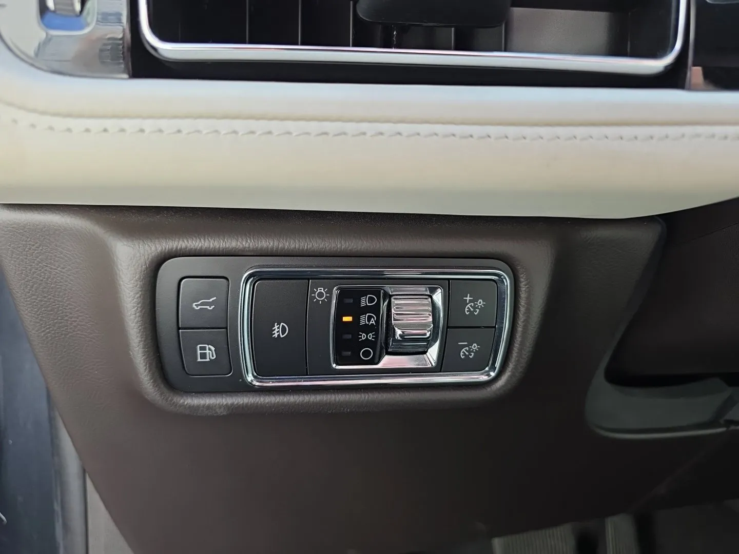 Lincoln Aviator photo 8