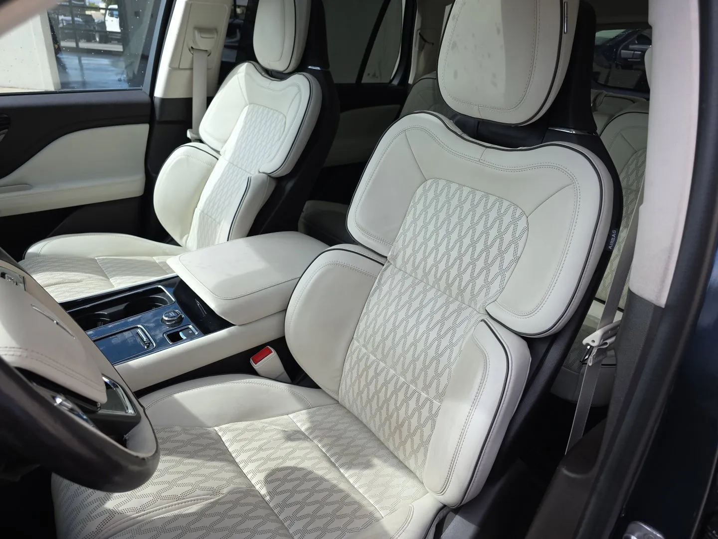 Lincoln Aviator photo 7