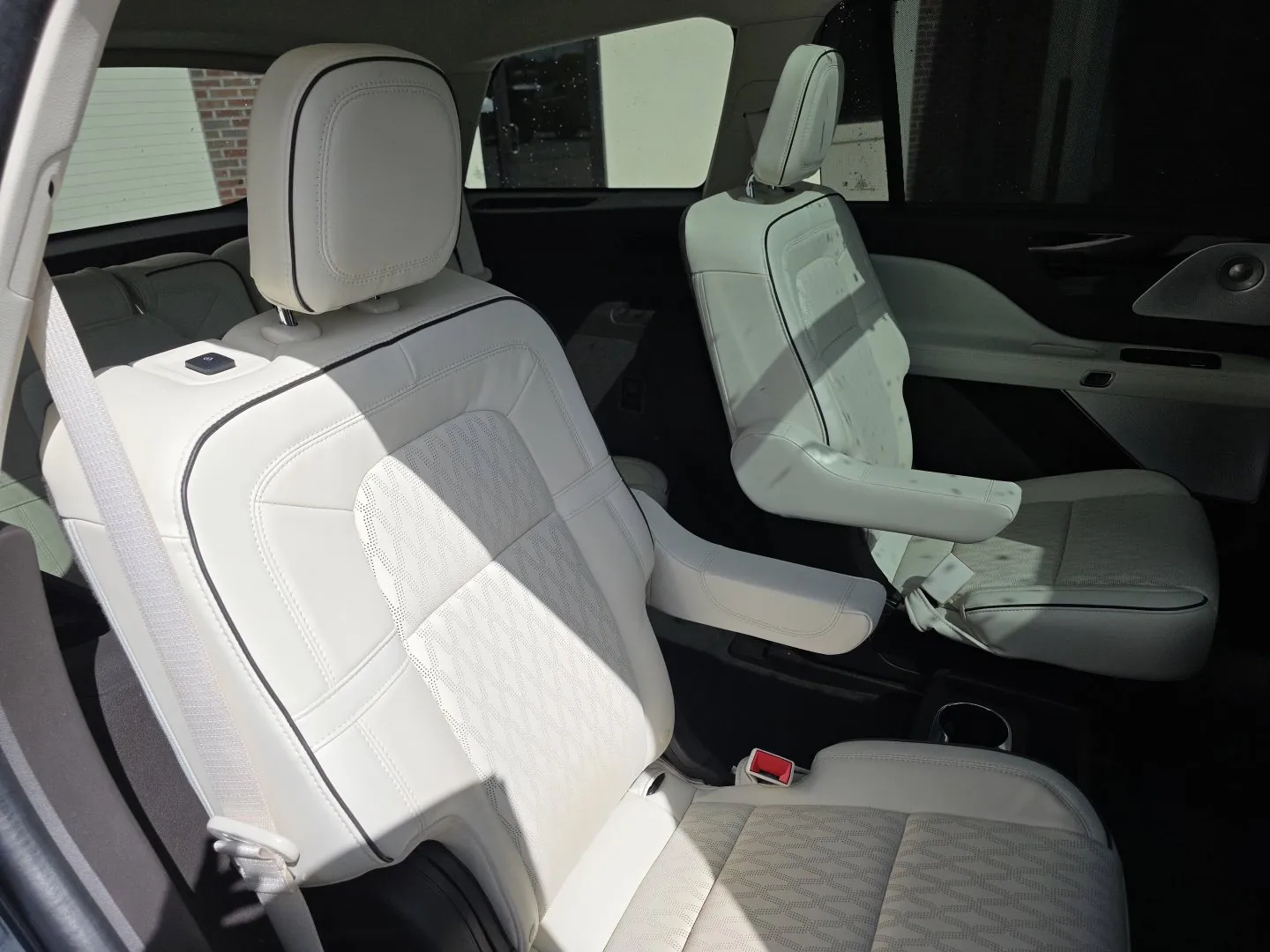 Lincoln Aviator photo 36