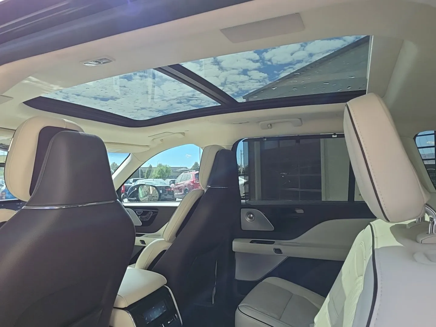 Lincoln Aviator photo 24