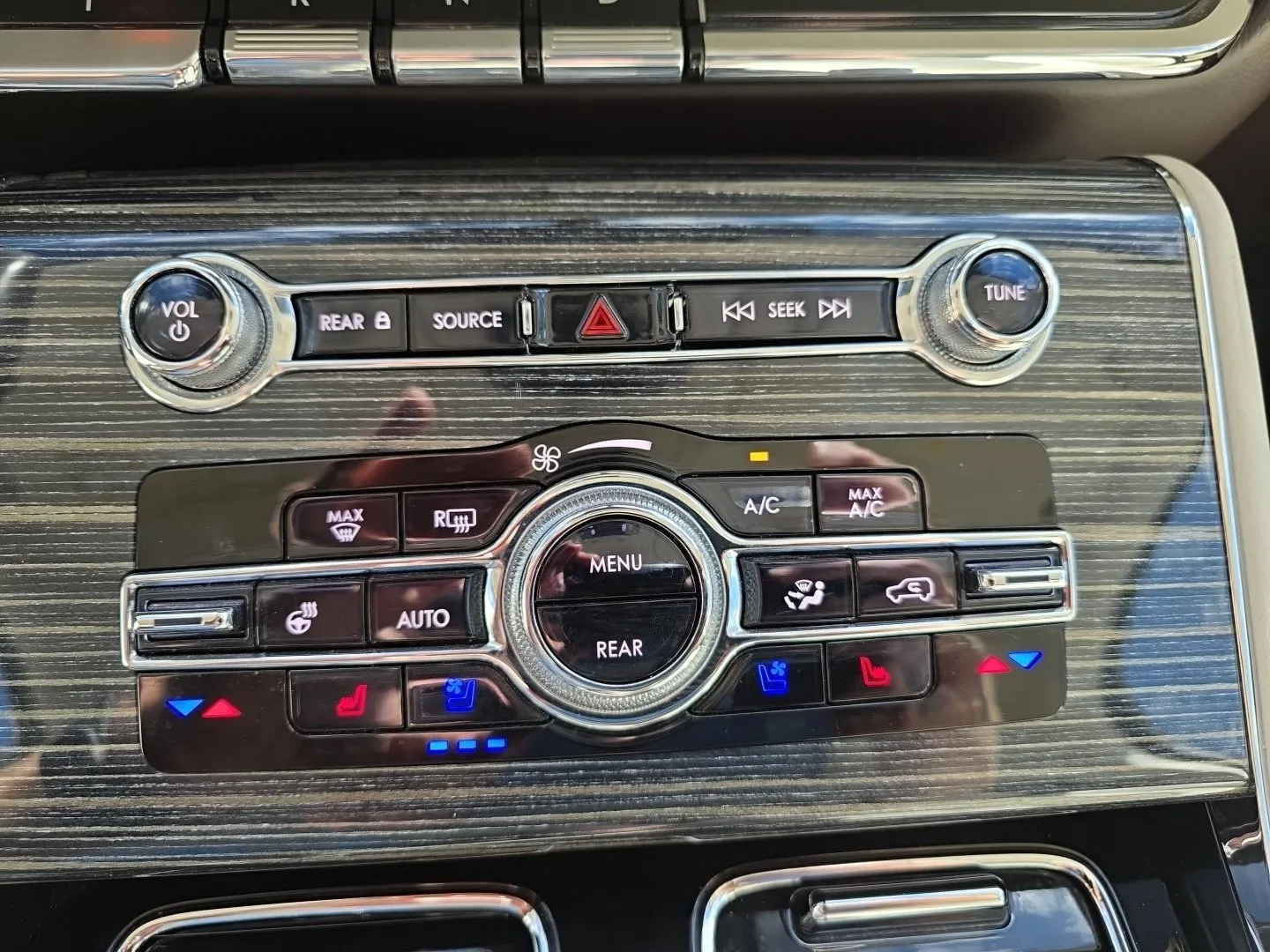 Lincoln Aviator photo 15