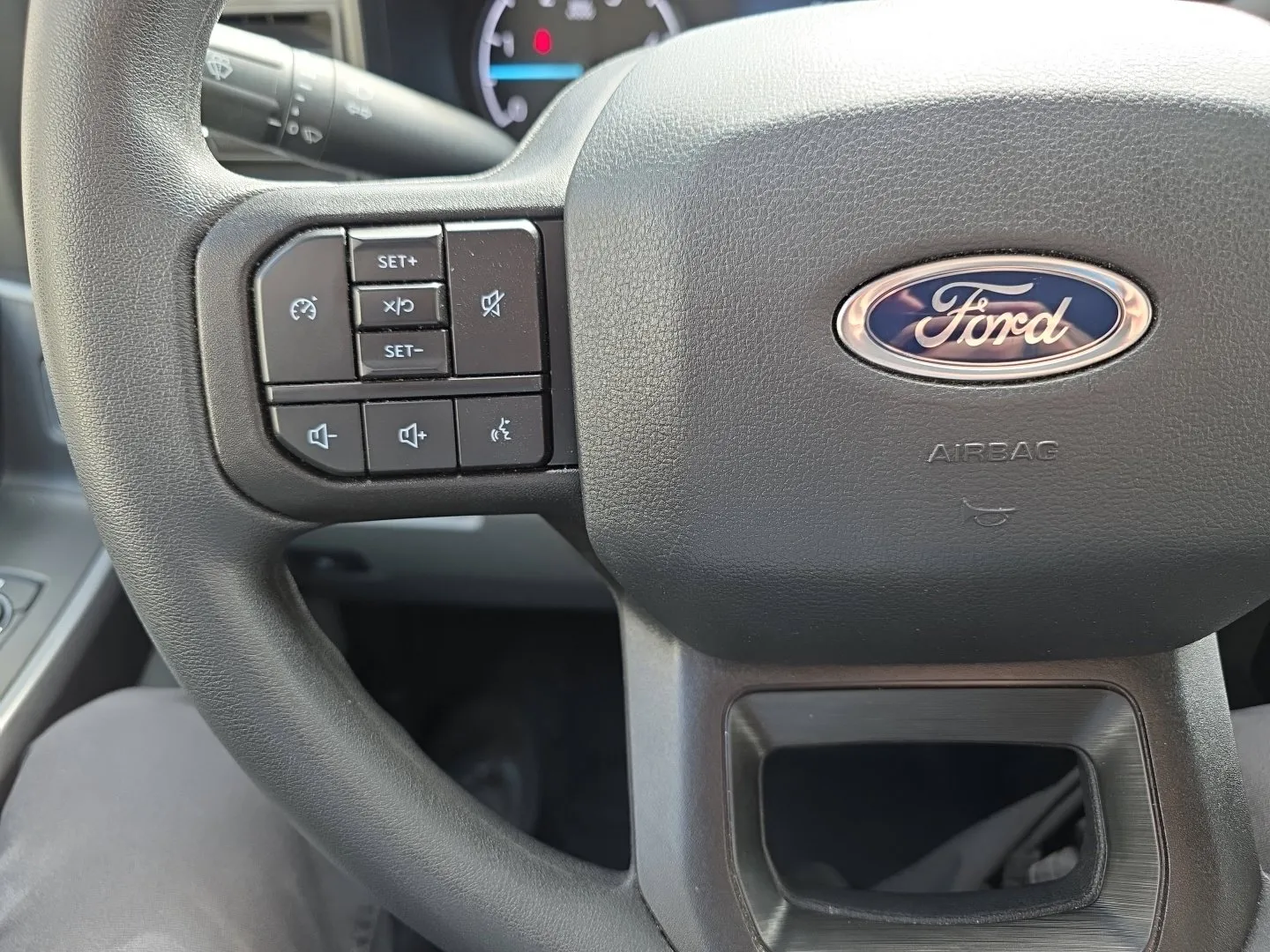 Ford F-250SD photo 11