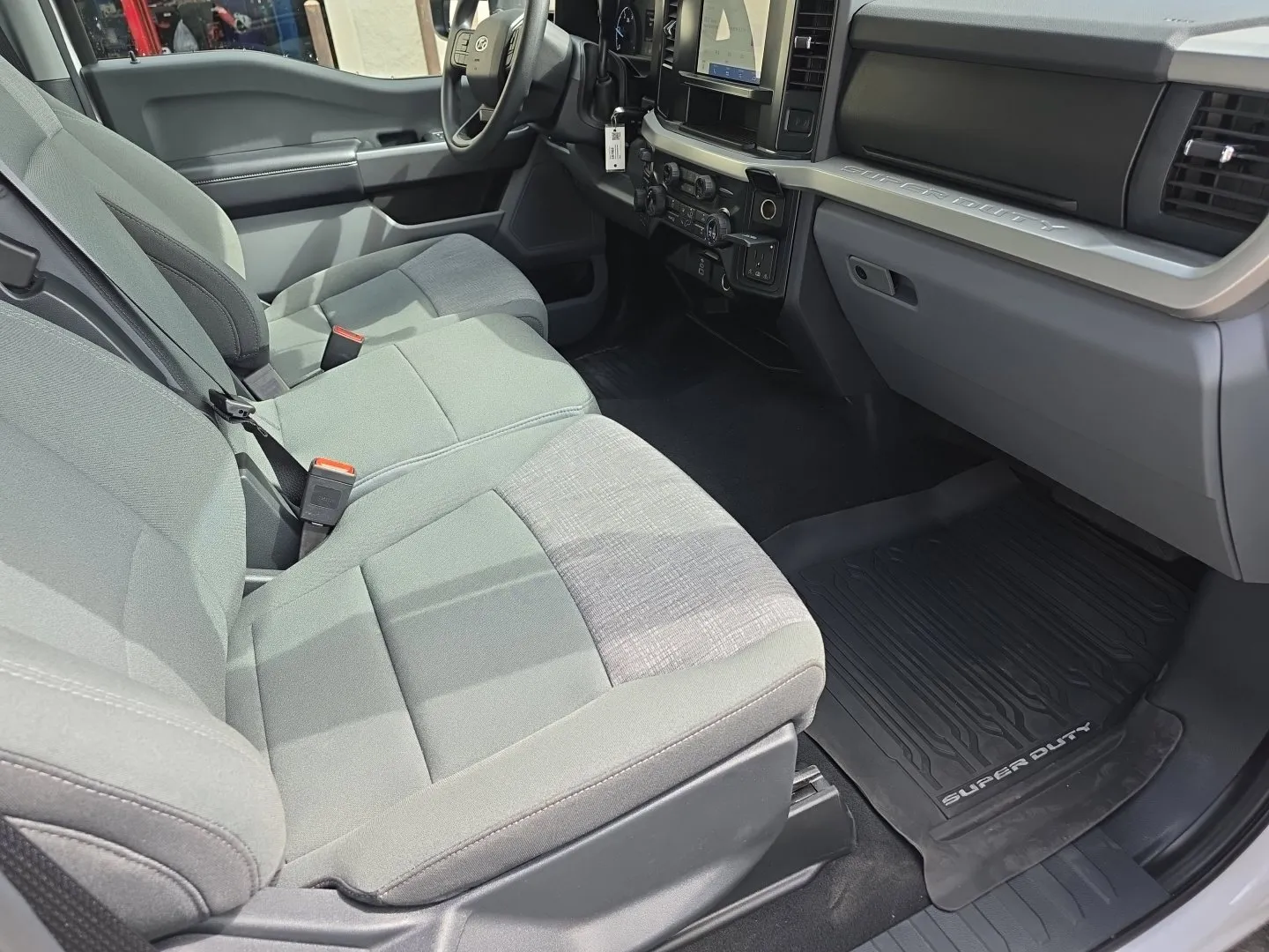 Ford F-250SD photo 34