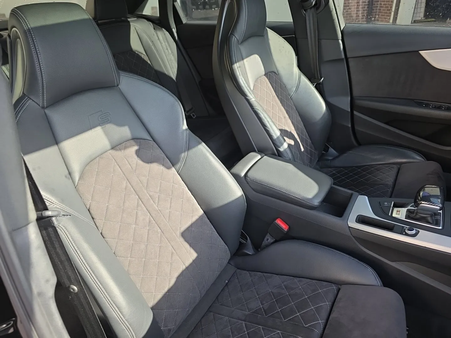 Audi S4 photo 33