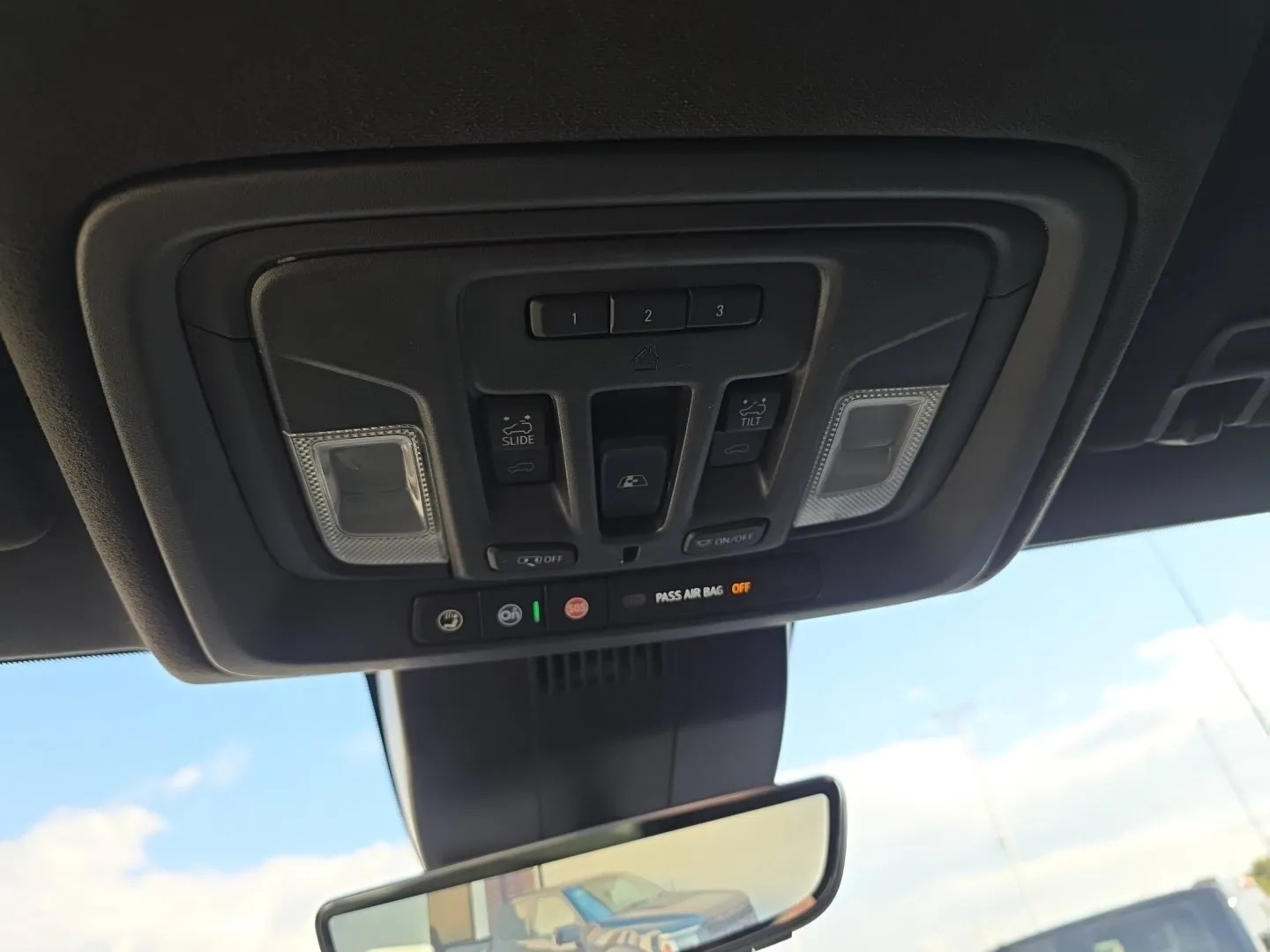 GMC Sierra photo 17