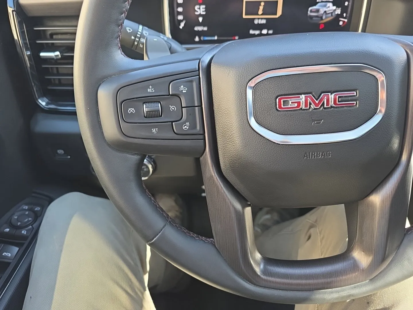 GMC Sierra photo 11