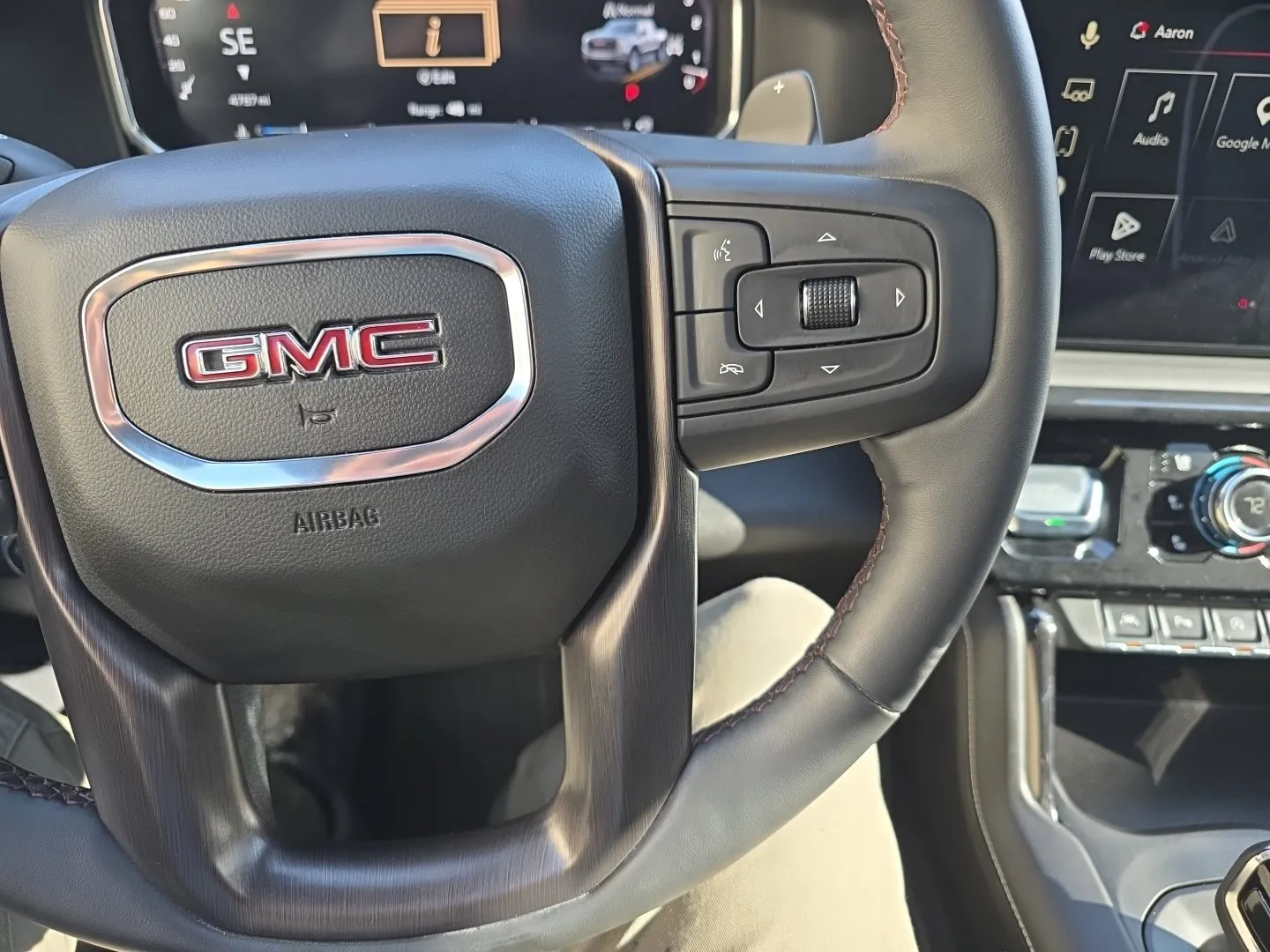 GMC Sierra photo 12