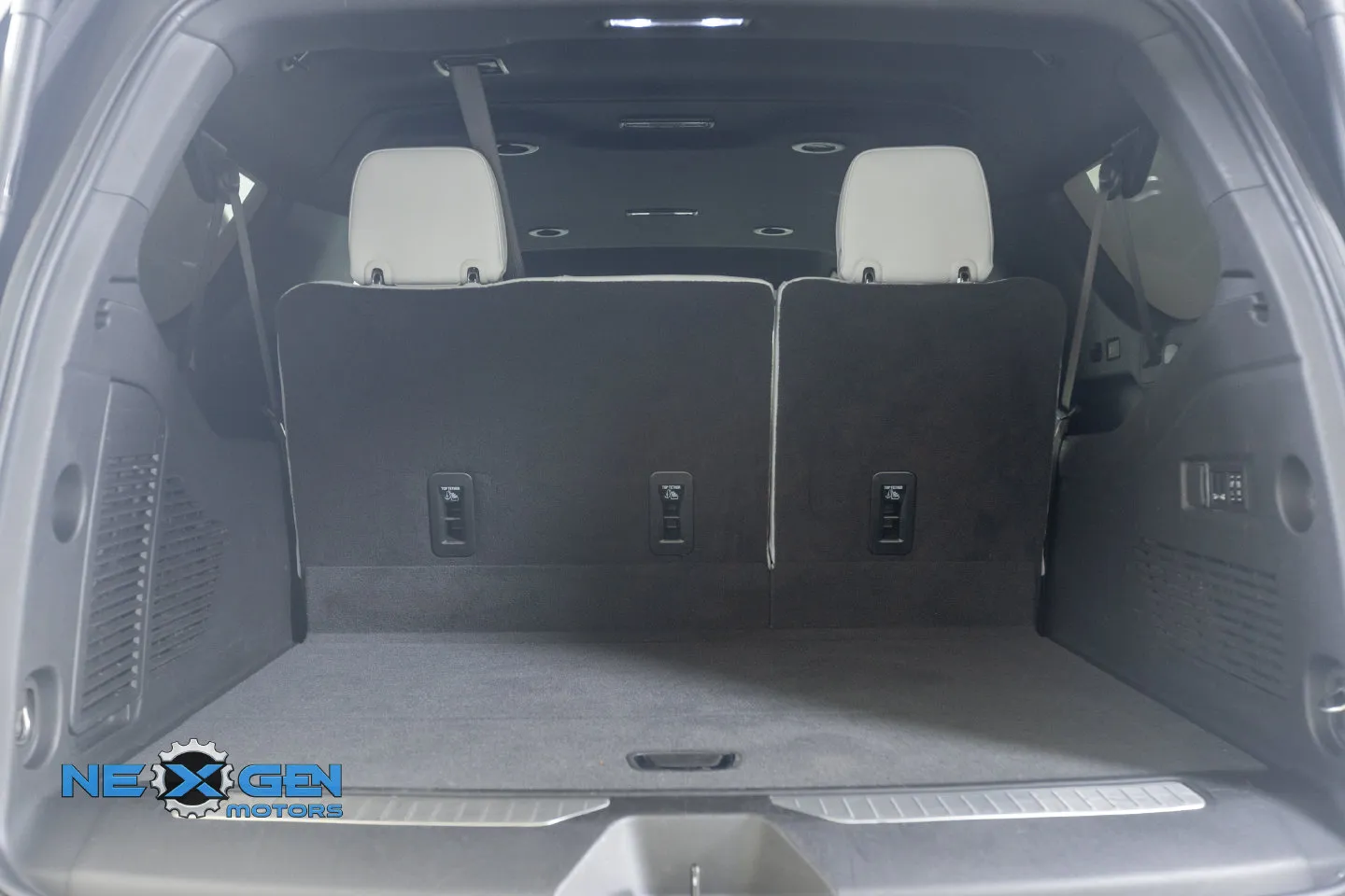 Chevrolet Suburban photo 36