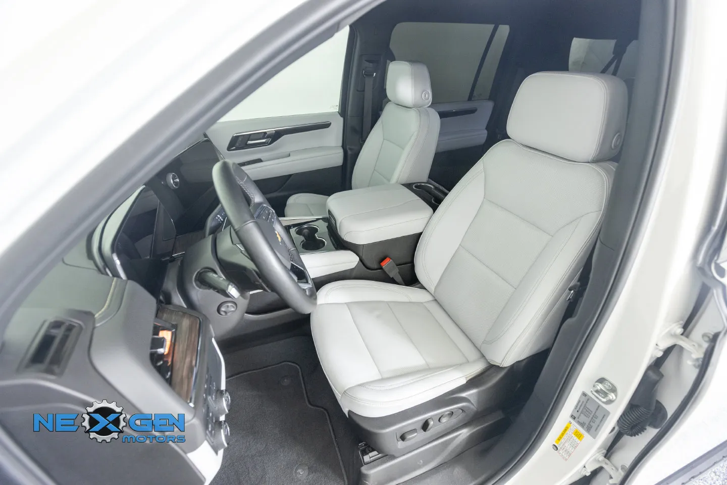 Chevrolet Suburban photo 25